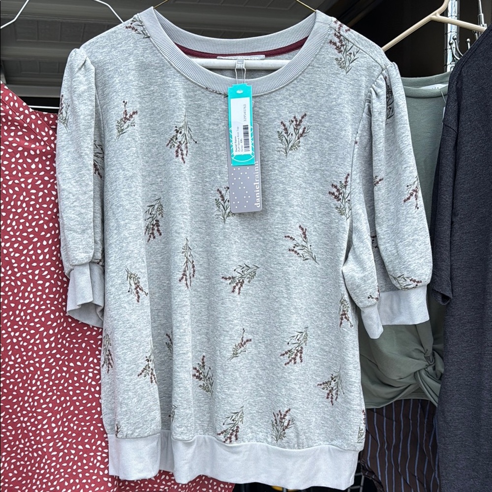 Daniel Rainn Heather Gray Floral Sweatshirt